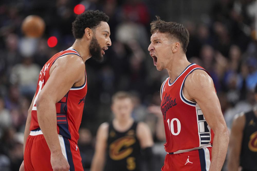 英超中拼搏 英超中拼搏