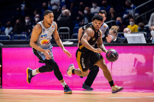 双方错失机 双方错失机