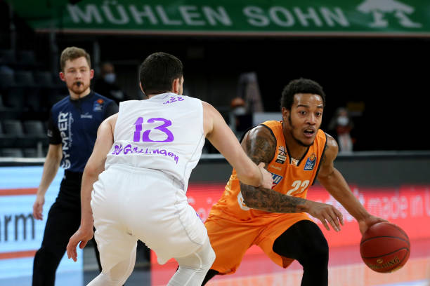 为球场上的 为球场上的